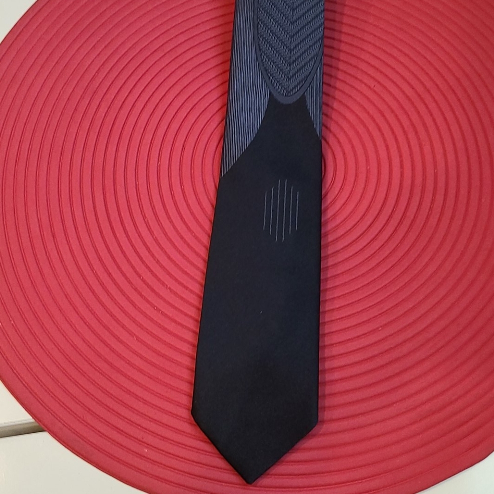 CITY STREETS TIE - Picture 2 of 4
